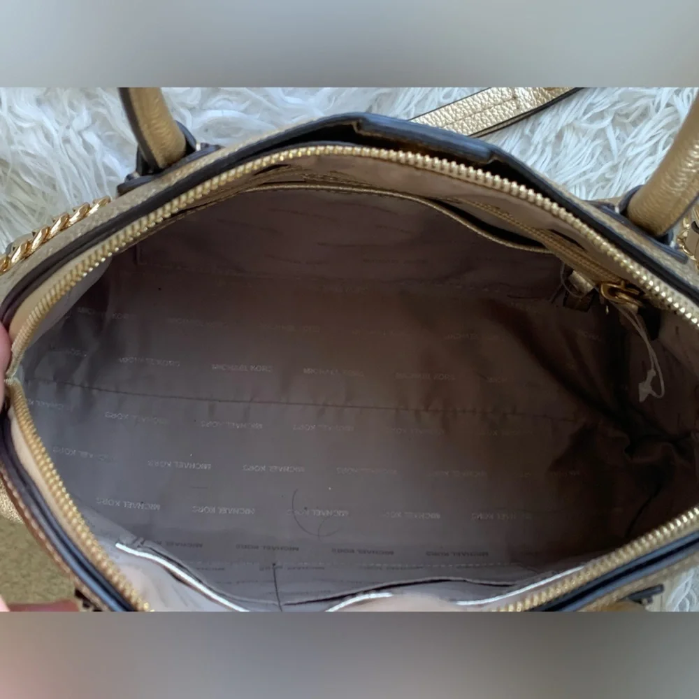 🏆4pcs-MK GOLD SATCHEL/CROSSBODY w MK Charm,detachable strap & Gold snap Wallet - Picture 10 of 11